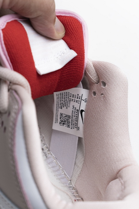  Womens Nike SB Dunk Low PRO OG QS "Pink Pigeon" BV1310-012 ??nike