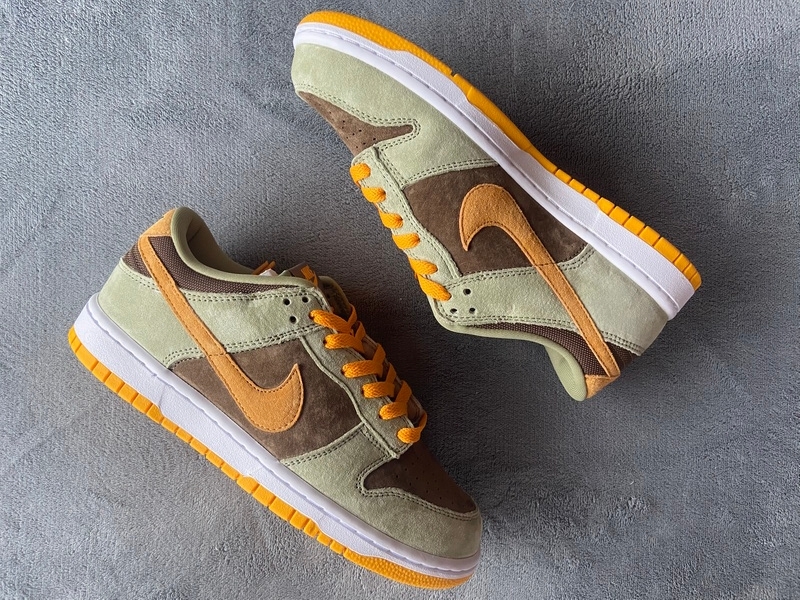 Dunk Low Dusty Olive 