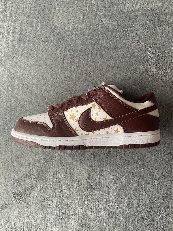 Supreme x Nike SB Dunk Low "Brown Stars” DH3228-103 ??nike