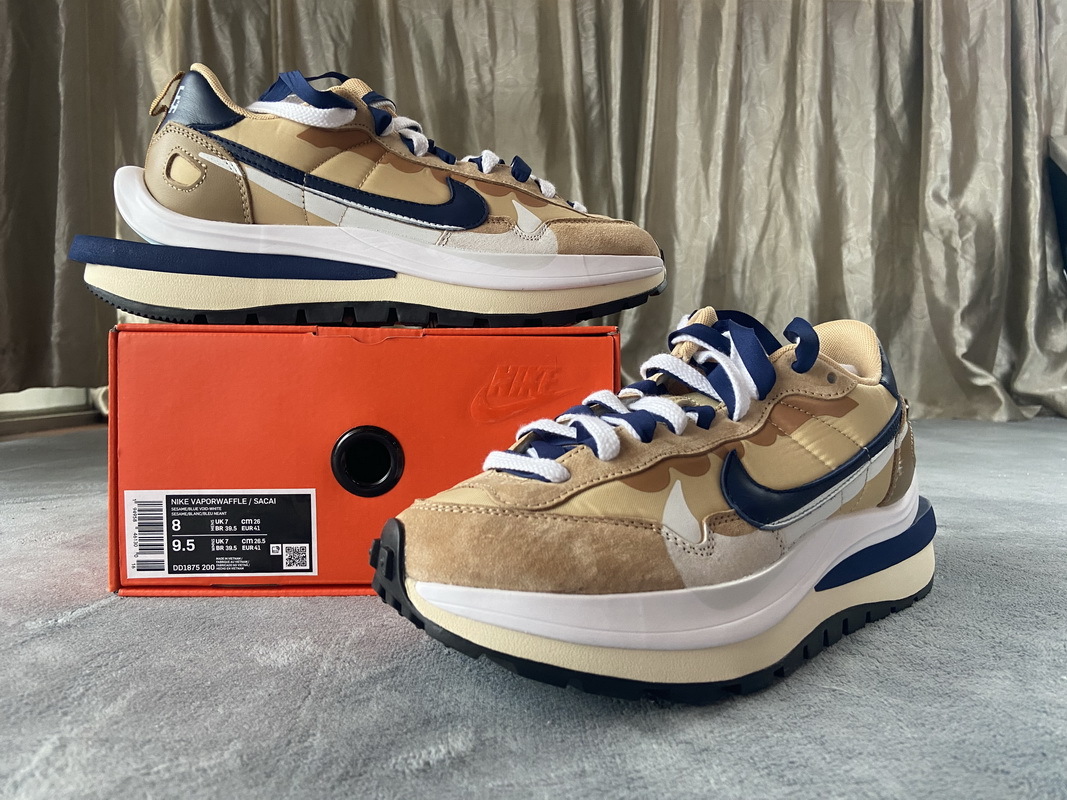 Sacai x Nike VaporWaffle Sesame and Blue Void DD1875-200 ??