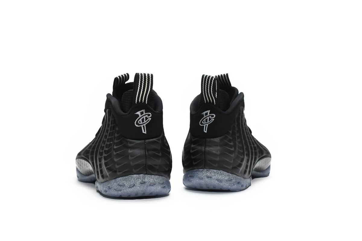 Nike Air Foamposite One QS CV0369-001 ??