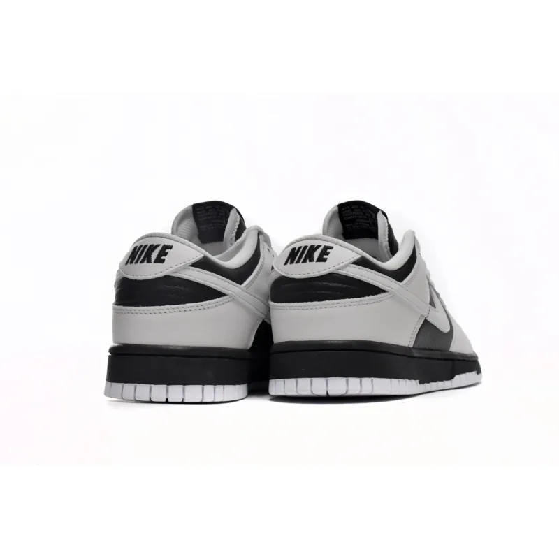 Nike Dunks Reverse Panda