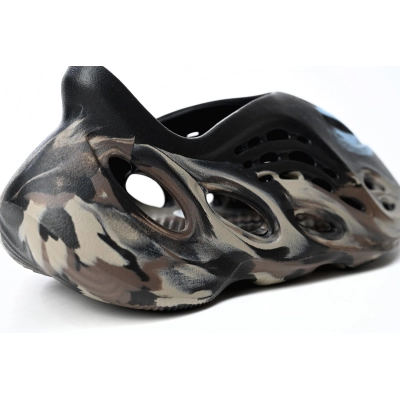 adidas Yeezy Foam RNR MX Cinder ID4126 02