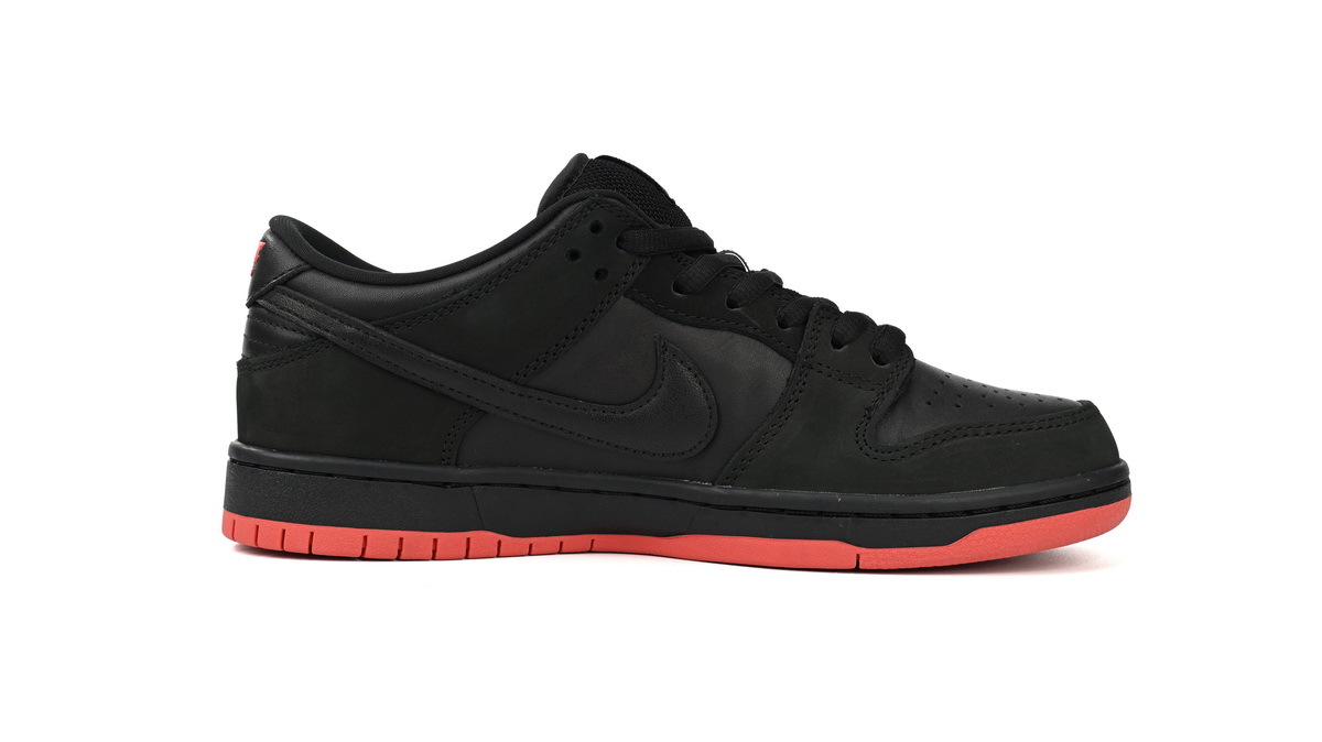 black pigeon dunks
