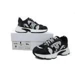 Sneaker Black and White