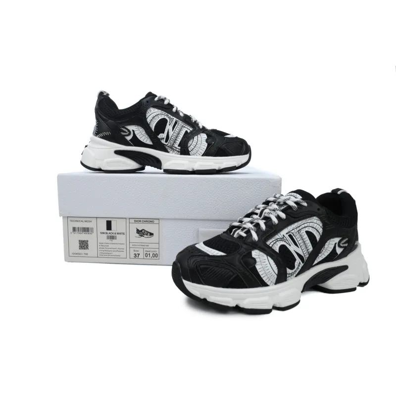 Sneaker Black and White