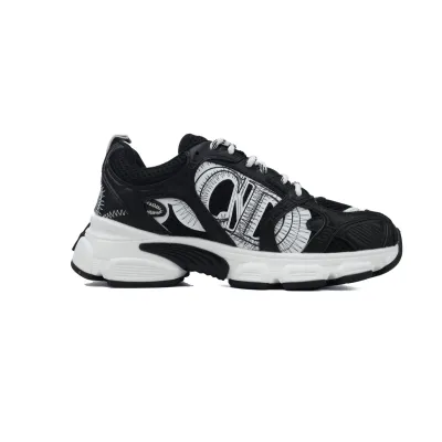 Sneaker Black and White 02
