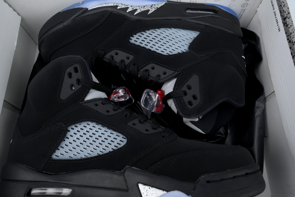 aj 5 black metallic