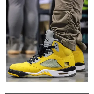 Jordan 5 Retro Tokyo 23 IO3372-700 02