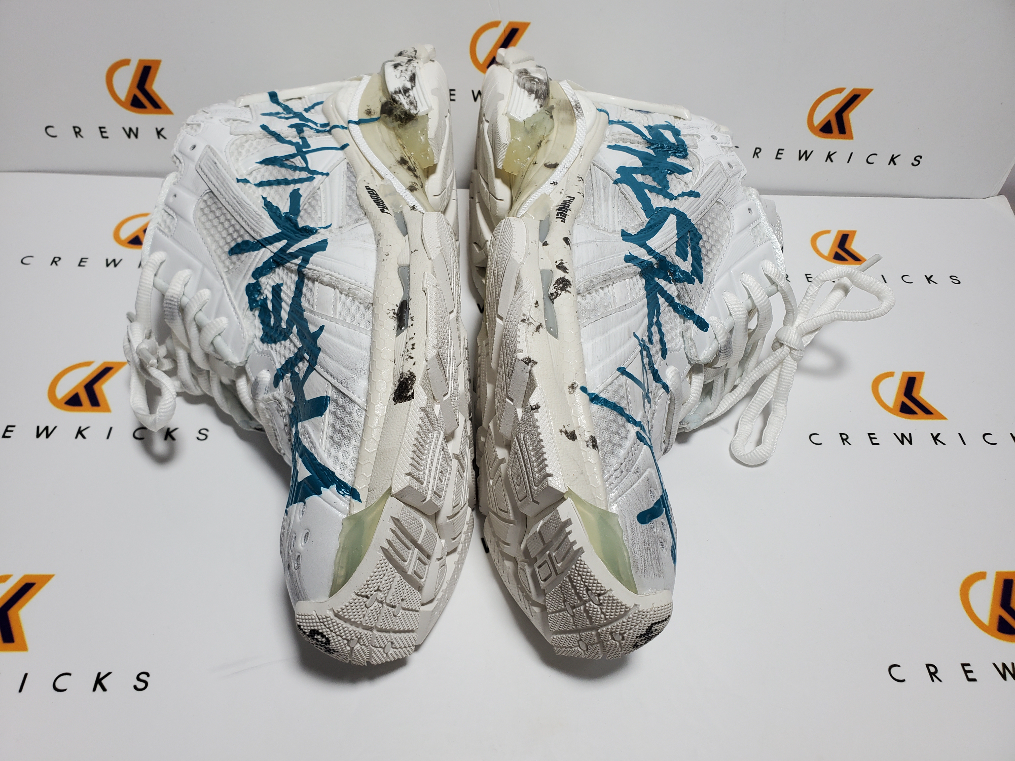 Balenciaga Runner Graffiti White Blue 772774 W3RBQ 9040