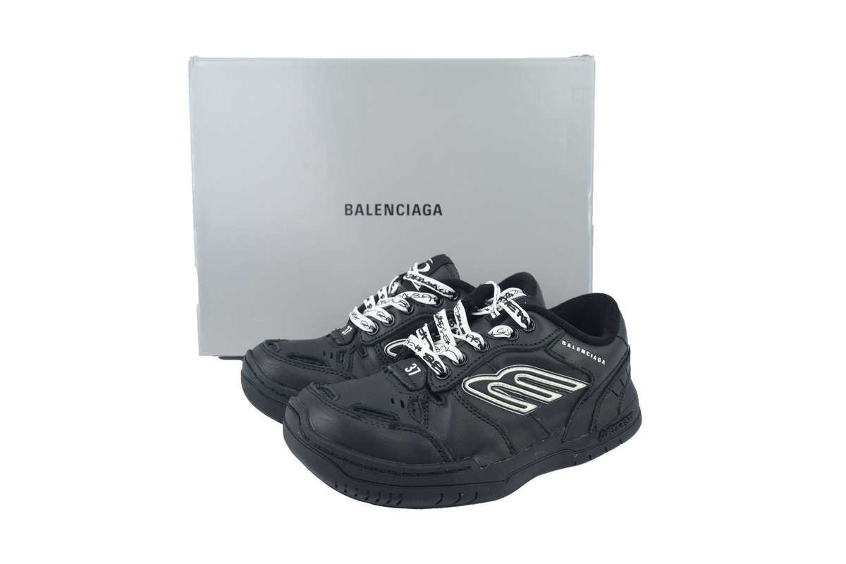 Balenciaga Hamptons Worn-Out Sneaker Black
