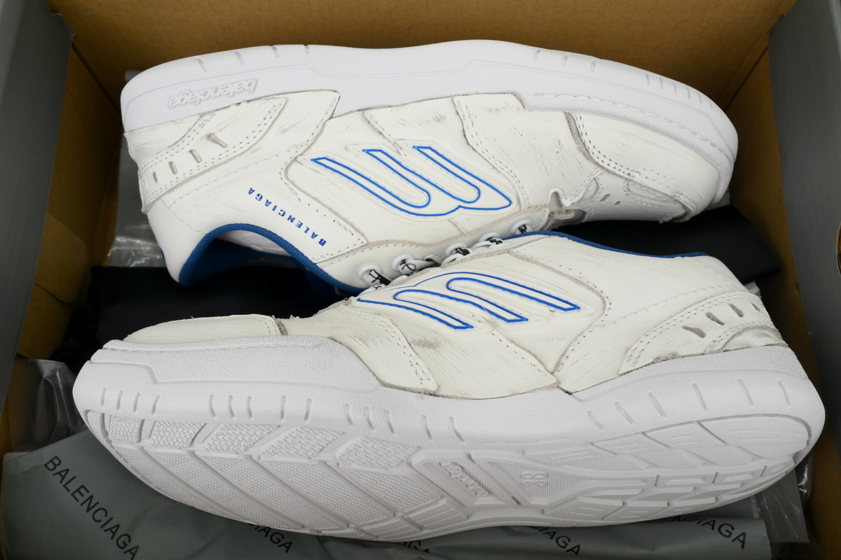 Balenciaga Hamptons Worn-Out Sneaker White Blue