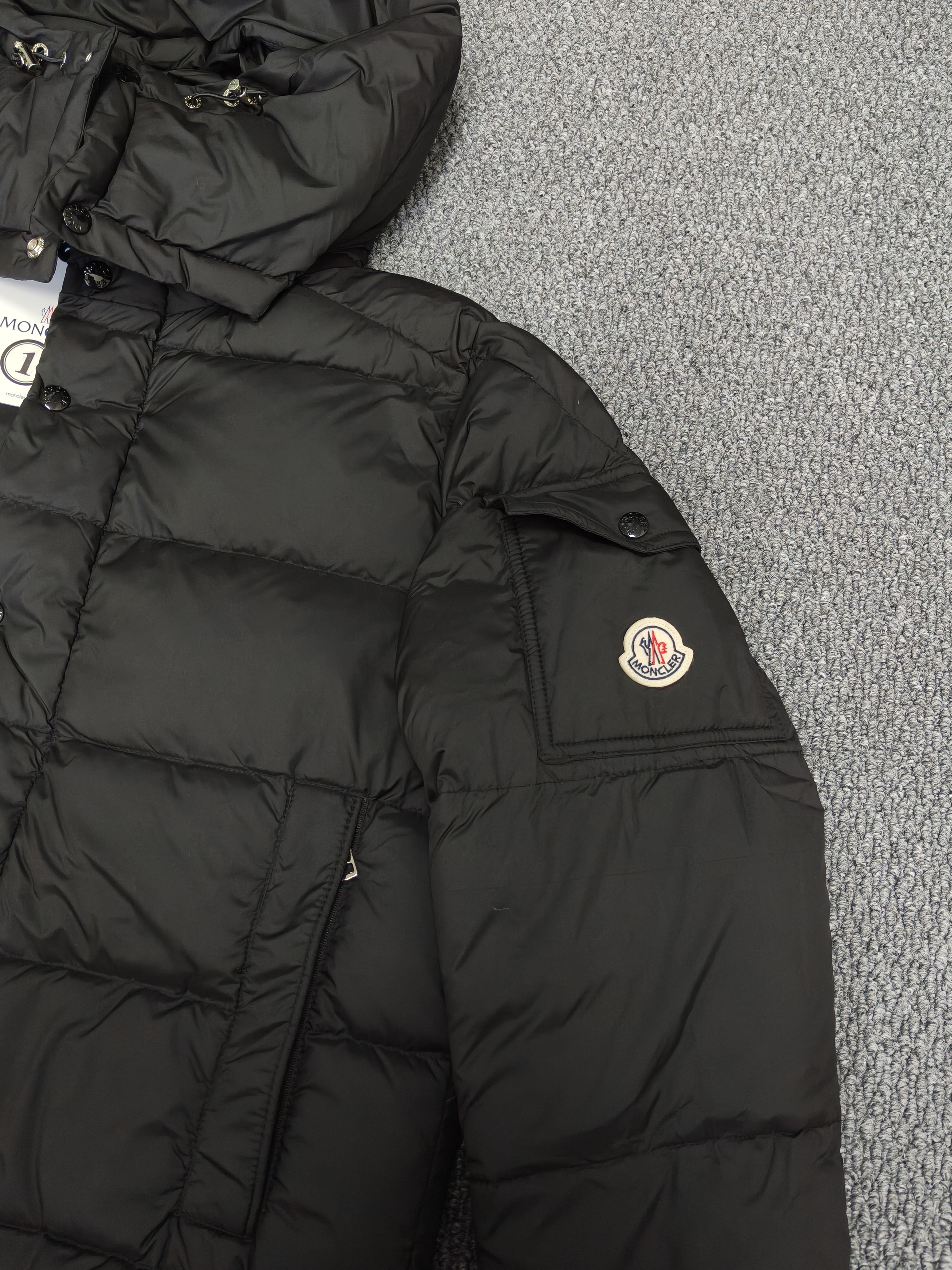Moncler Maya 70 Hooded Short Down Jacket