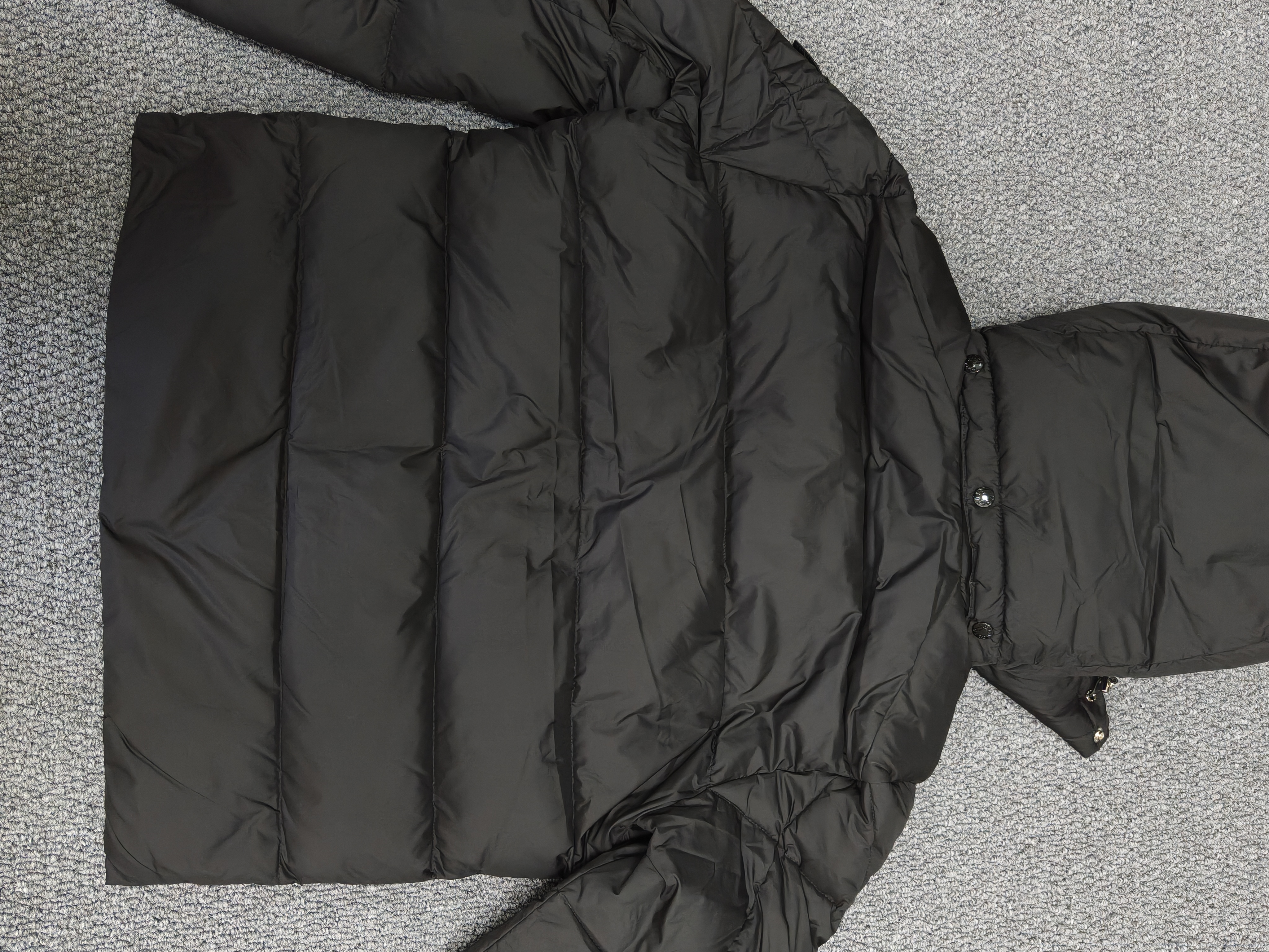 Moncler Maya 70 Hooded Short Down Jacket