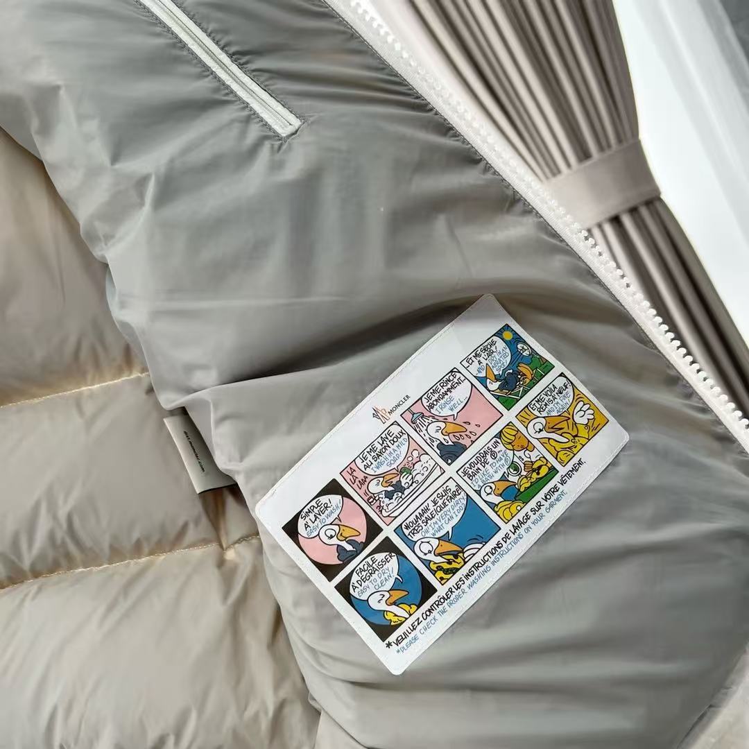 Moncler Hooded Short Down Jacket White