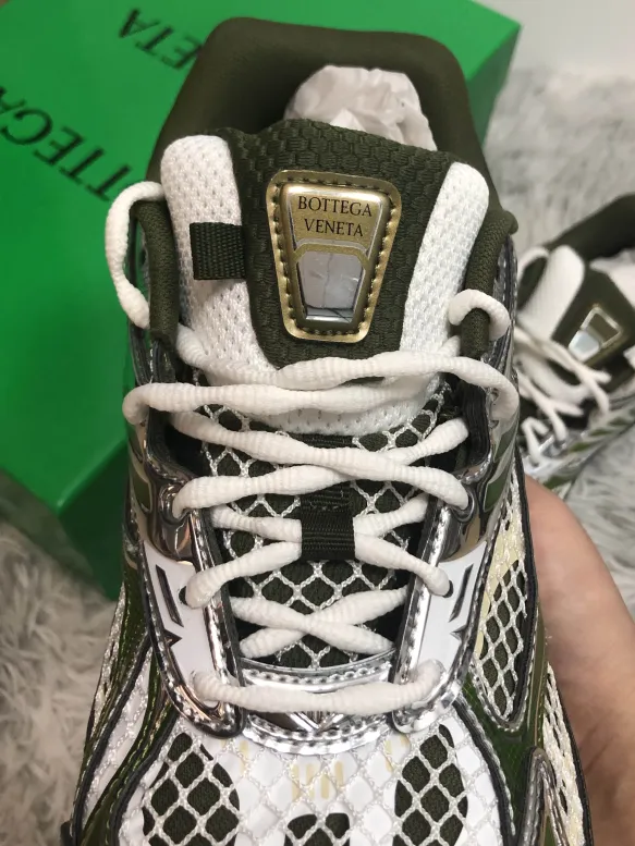 Bottega Veneta Orbit Mud White