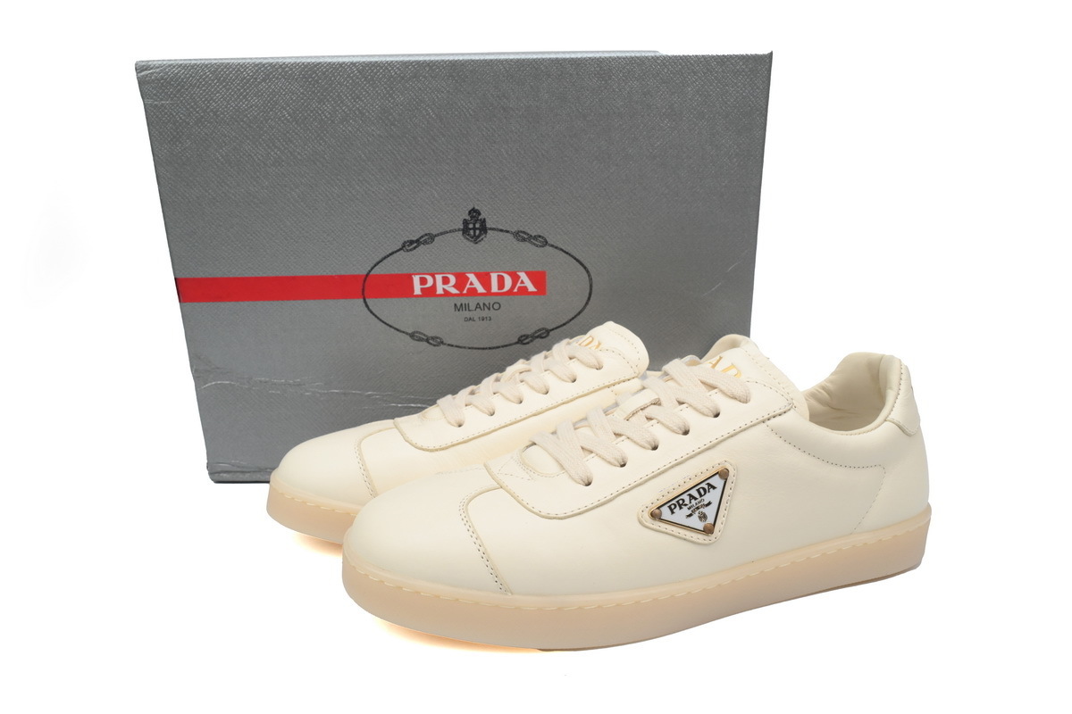Prada Sneaker Beige