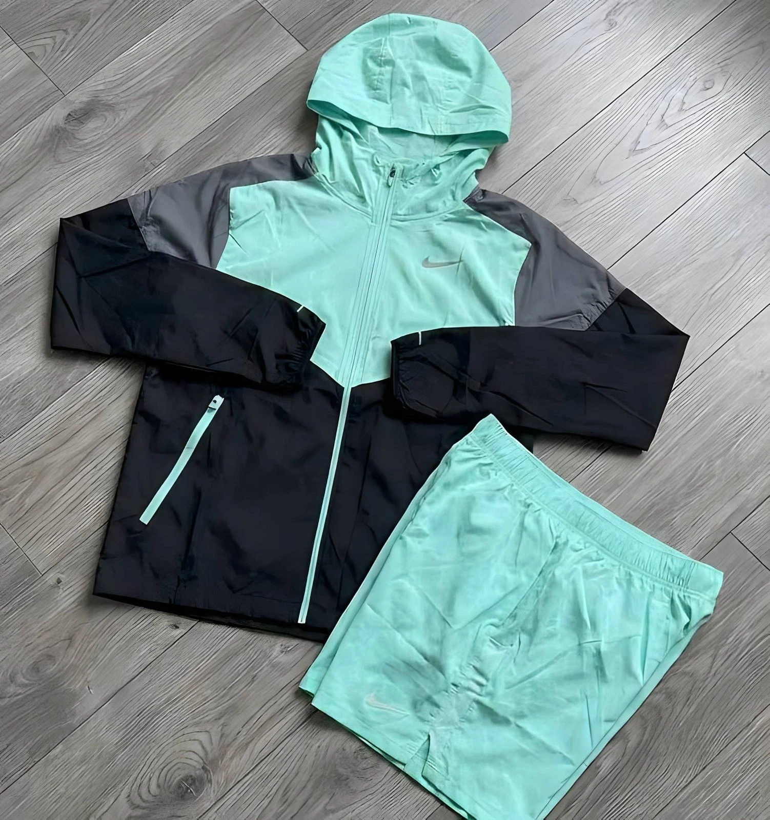 Nike Windrunner Jacket & 7" Challenger Shorts Set Jade