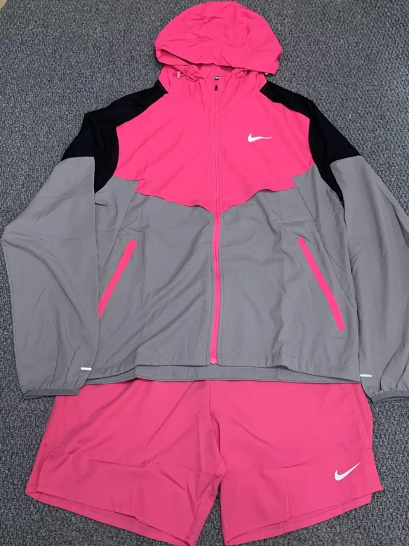 Nike Windrunner & 7” Challenger Short Set Playful Pink