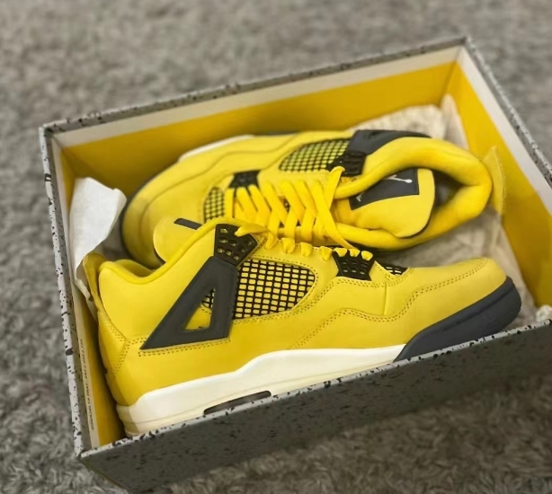 Air Jordan 4 Retro Lightning 2021 CT8527-700  review Travis