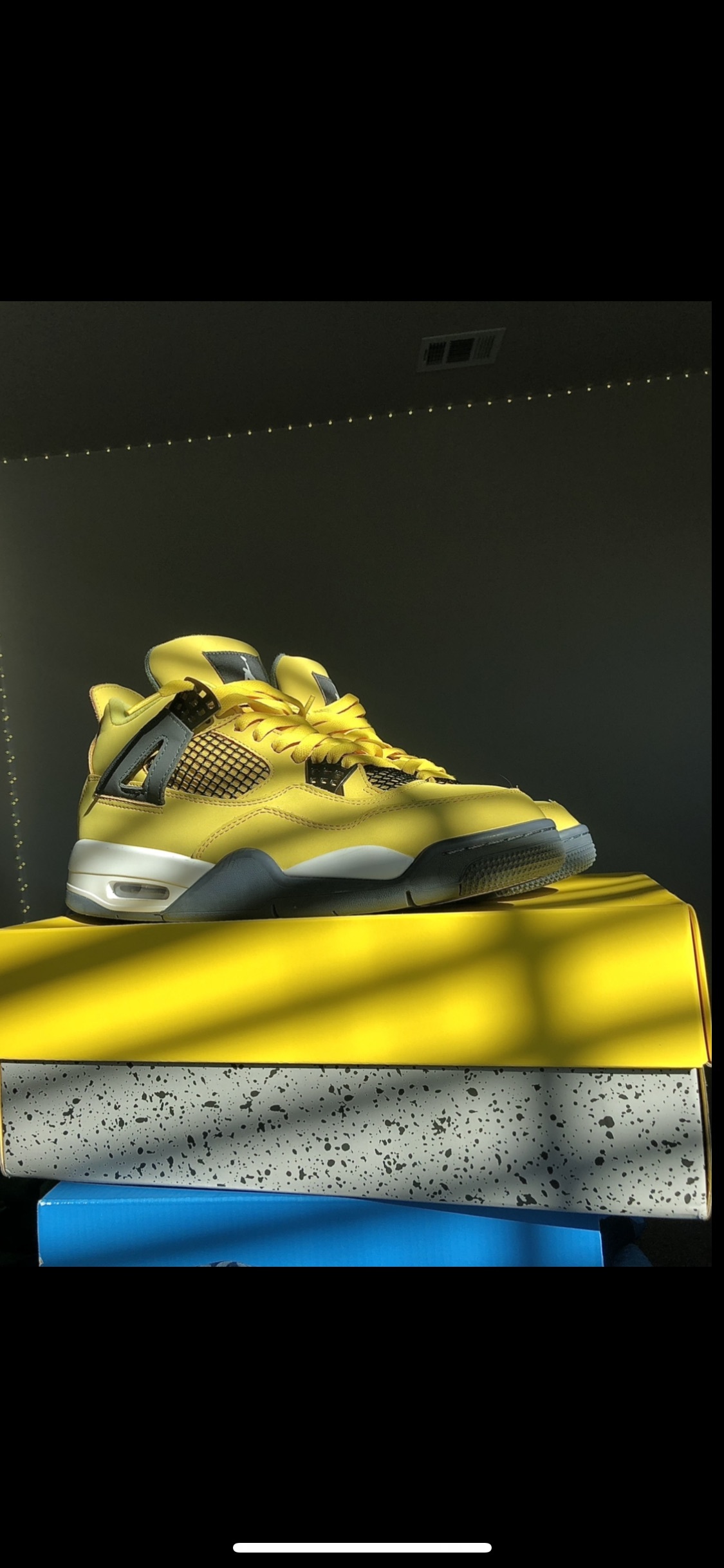 Jordan 4 Retro Lightning CT8527-700 review Jay