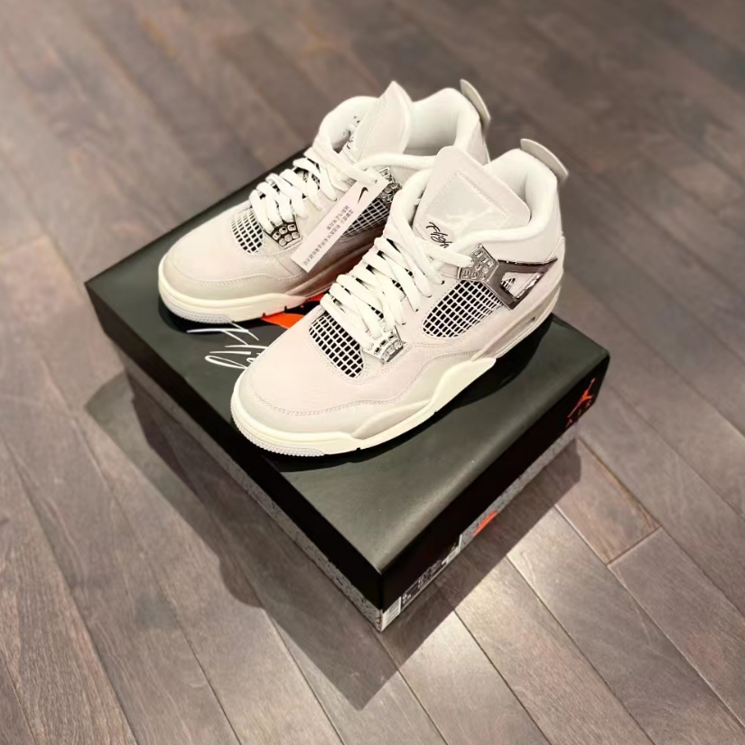 Air Jordan 4 Frozen Moments AQ9129-001 review Cameron