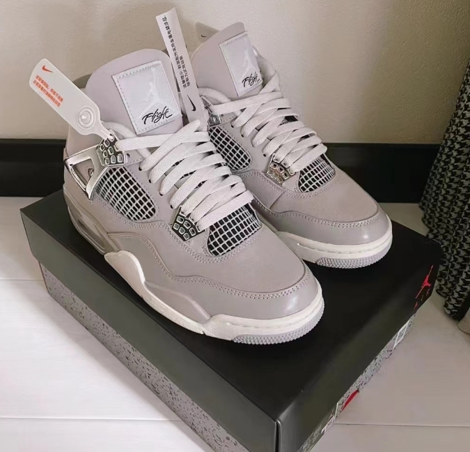 Air Jordan 4 Frozen Moments AQ9129-001 review camron