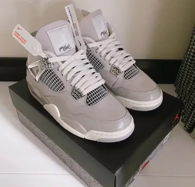 Air Jordan 4 Frozen Moments AQ9129-001 review camron