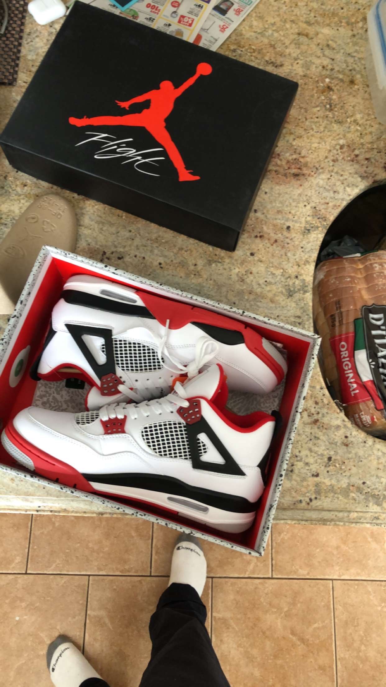 Jordan 4 Retro Fire Red DC7770-160  review Xjah