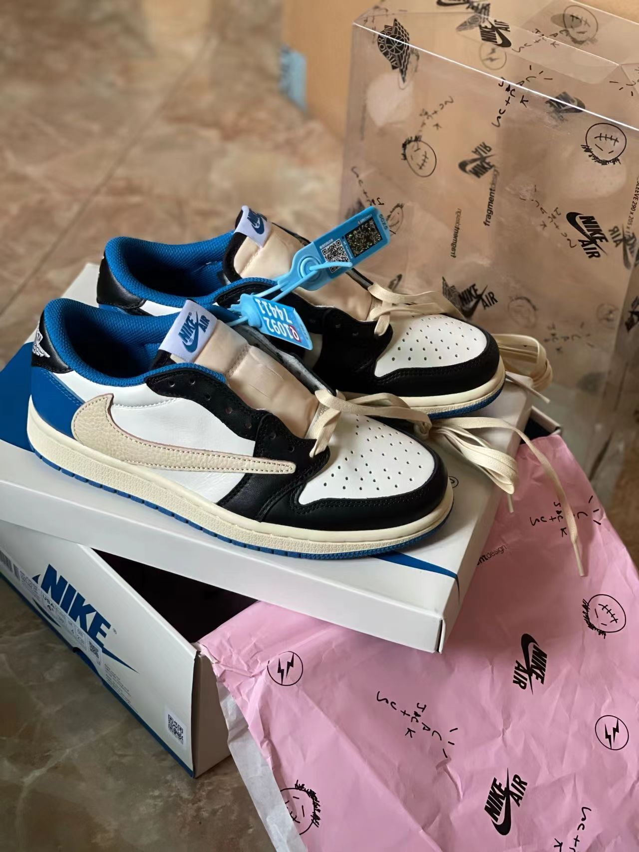 Air Jordan 1 Low Fragment X Travis Scott DM7866-140  review Ayse 01