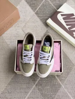 Jordan 1 Retro Low Golf Travis Scott Neutral Olive FZ3124-200 review Ilyas 02
