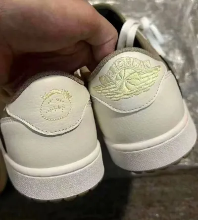 Jordan 1 Retro Low Golf Travis Scott Neutral Olive FZ3124-200 review Loe 01