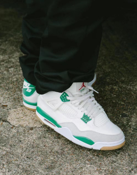 Air Jordan 4 Pine Green DR5415-103  review James