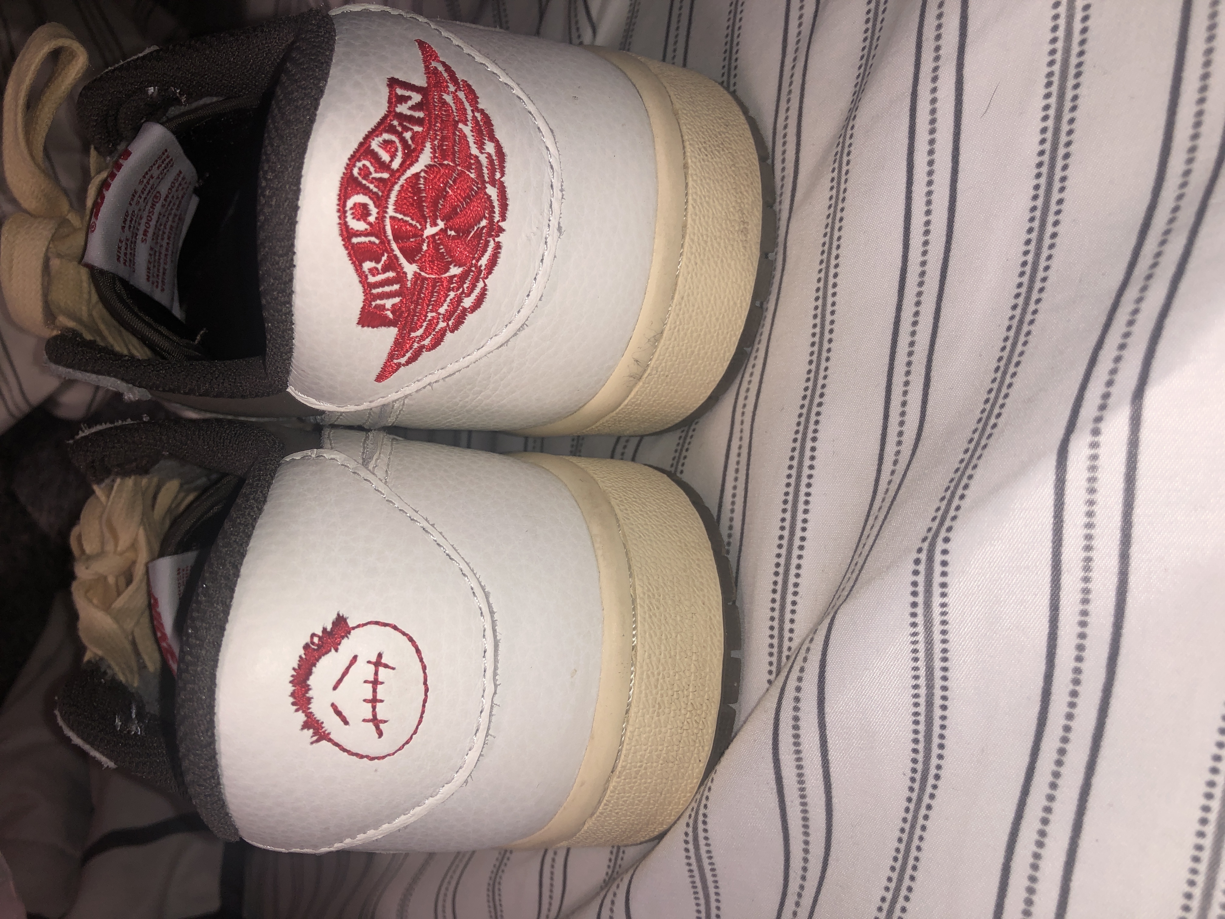 Jordan 1 Retro Low OG SP Travis Scott Reverse Mocha DM7866-162  review Eduardo Martinez 00