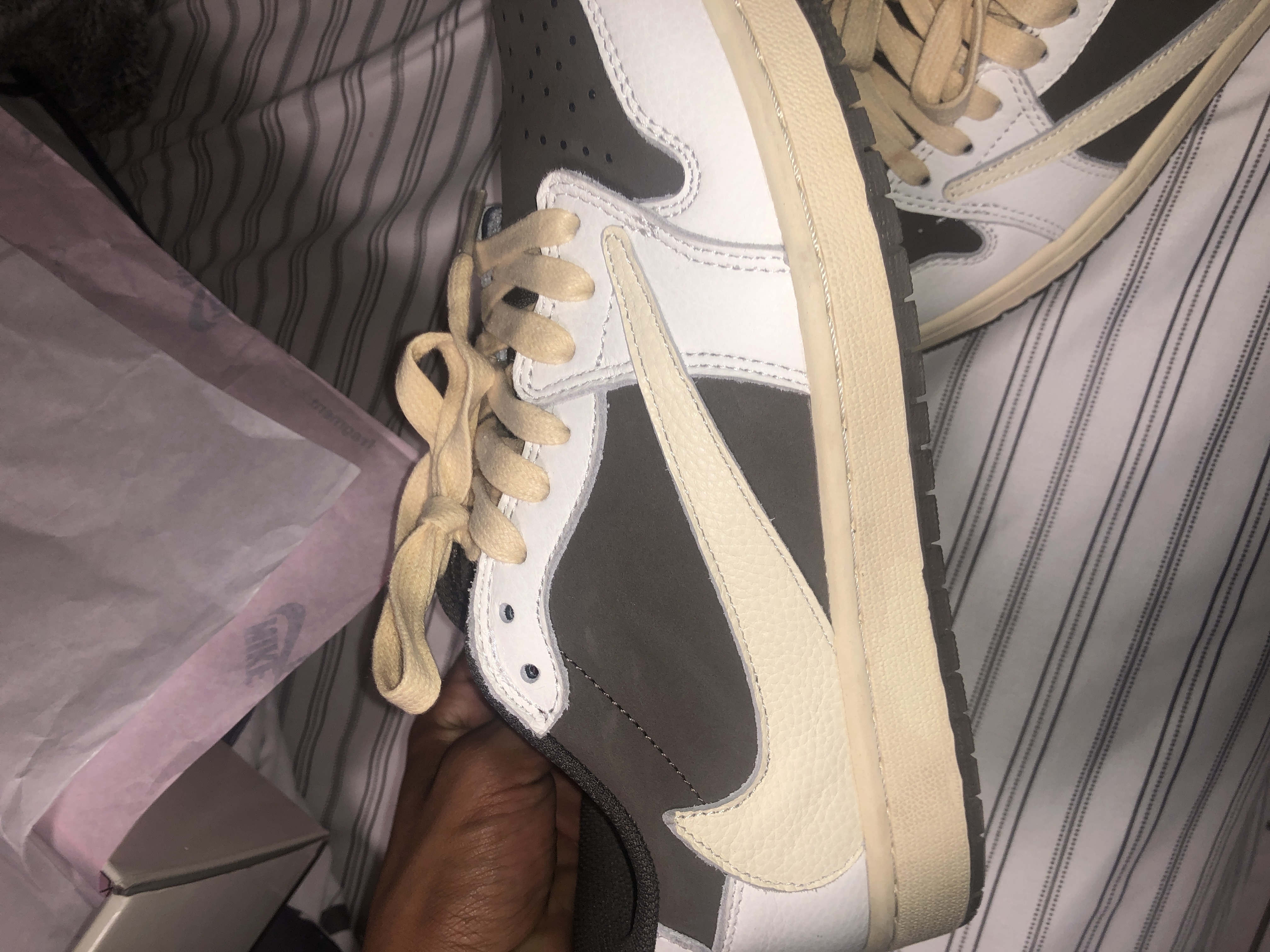 Jordan 1 Retro Low OG SP Travis Scott Reverse Mocha DM7866-162  review Eduardo Martinez 01