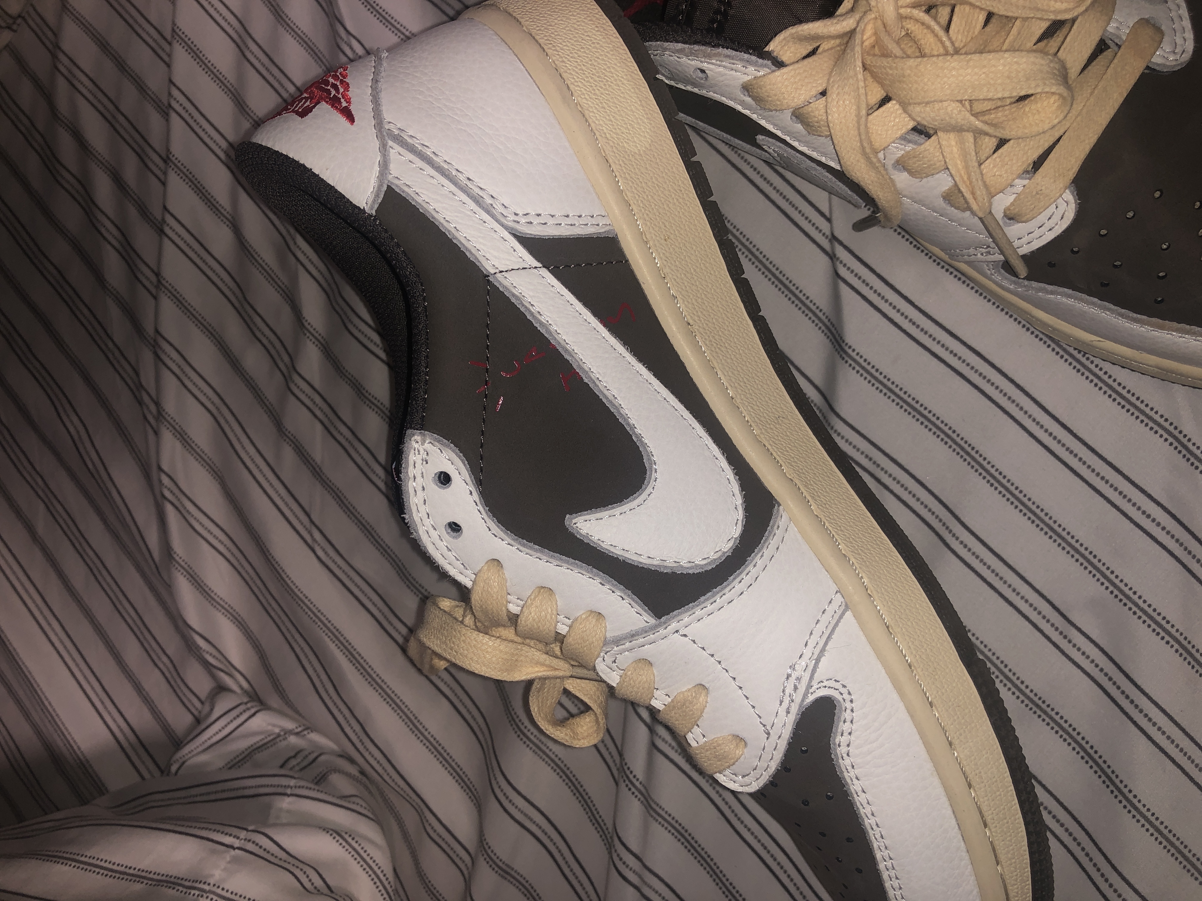 Jordan 1 Retro Low OG SP Travis Scott Reverse Mocha DM7866-162  review Eduardo Martinez 02