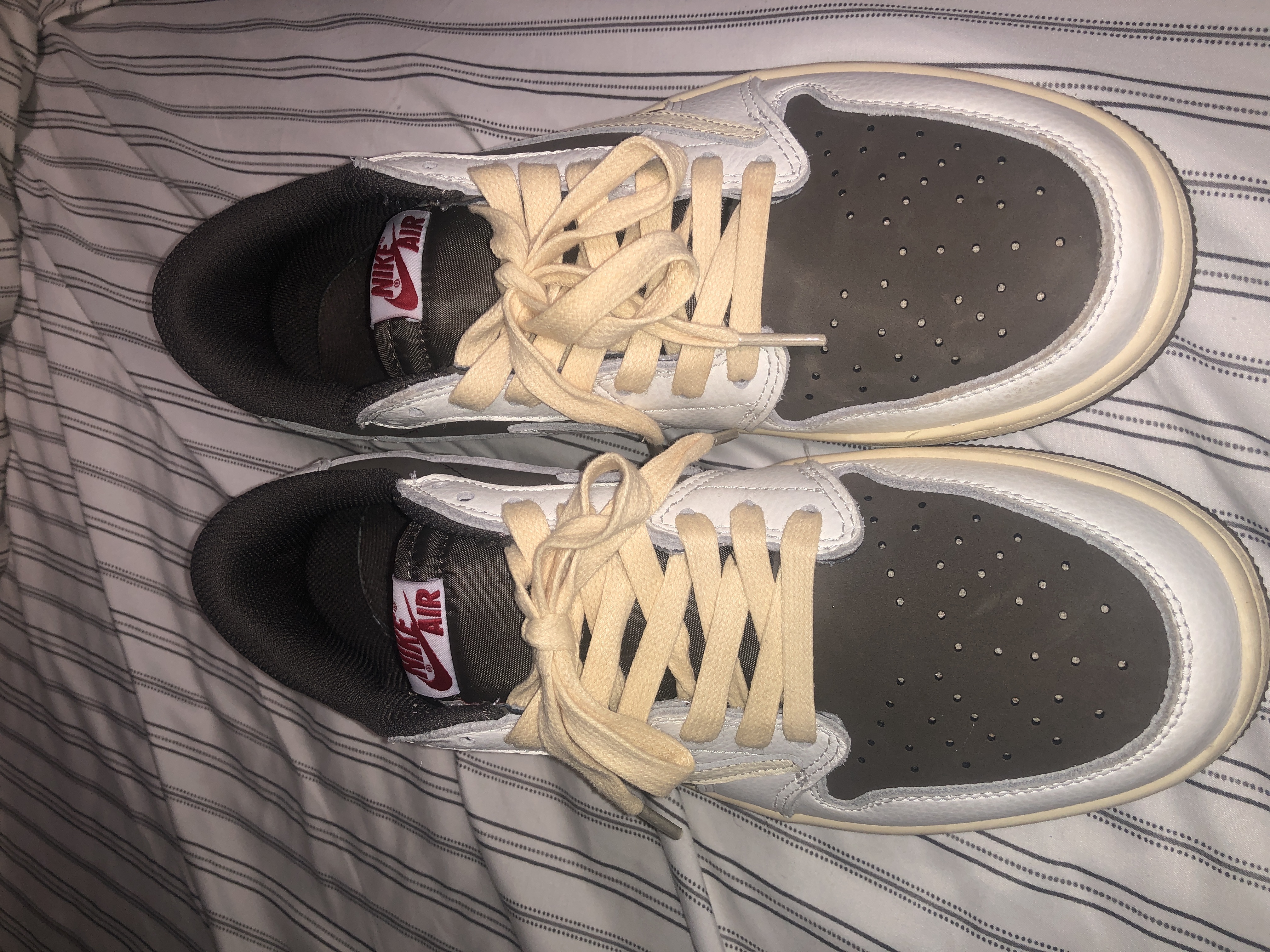 Jordan 1 Retro Low OG SP Travis Scott Reverse Mocha DM7866-162  review Eduardo Martinez 03