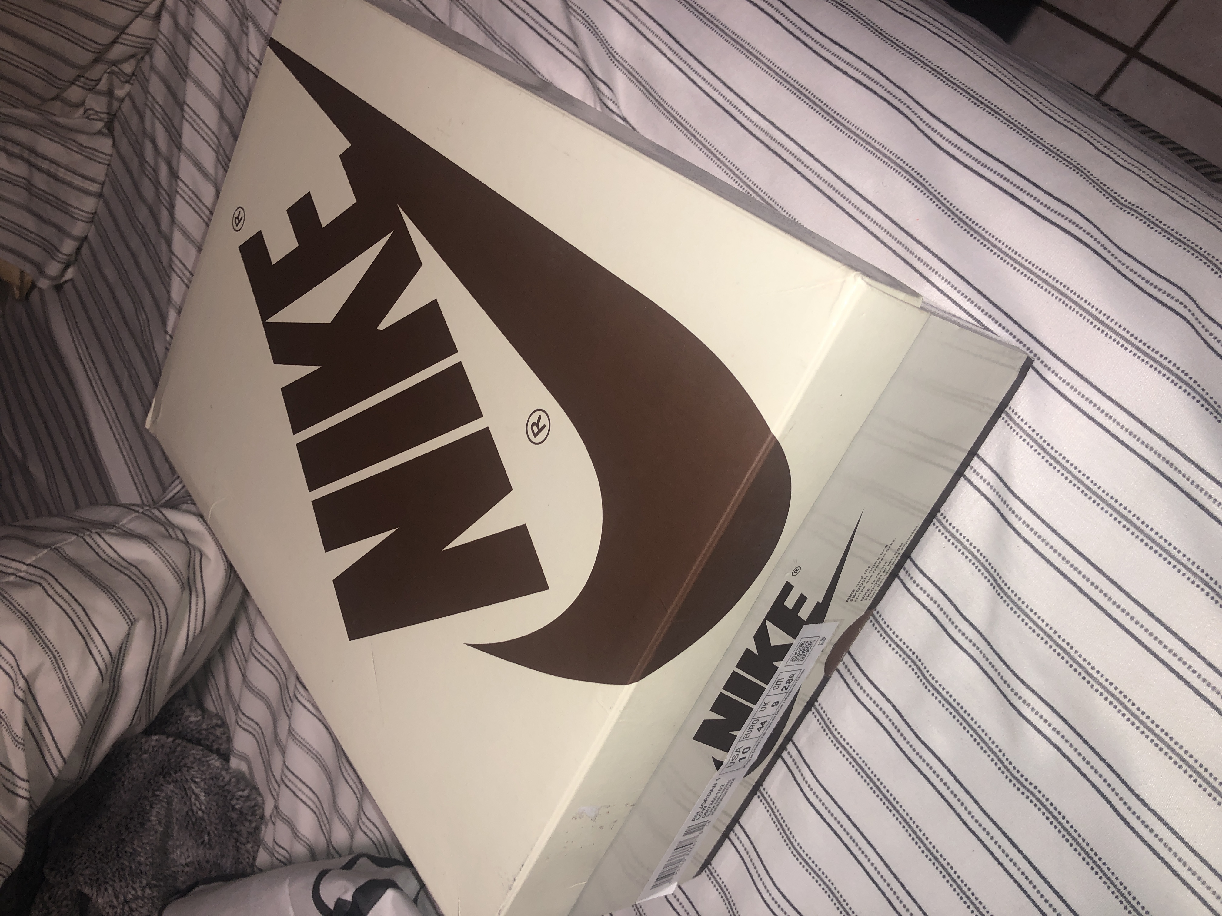 Jordan 1 Retro Low OG SP Travis Scott Reverse Mocha DM7866-162  review Eduardo Martinez 05