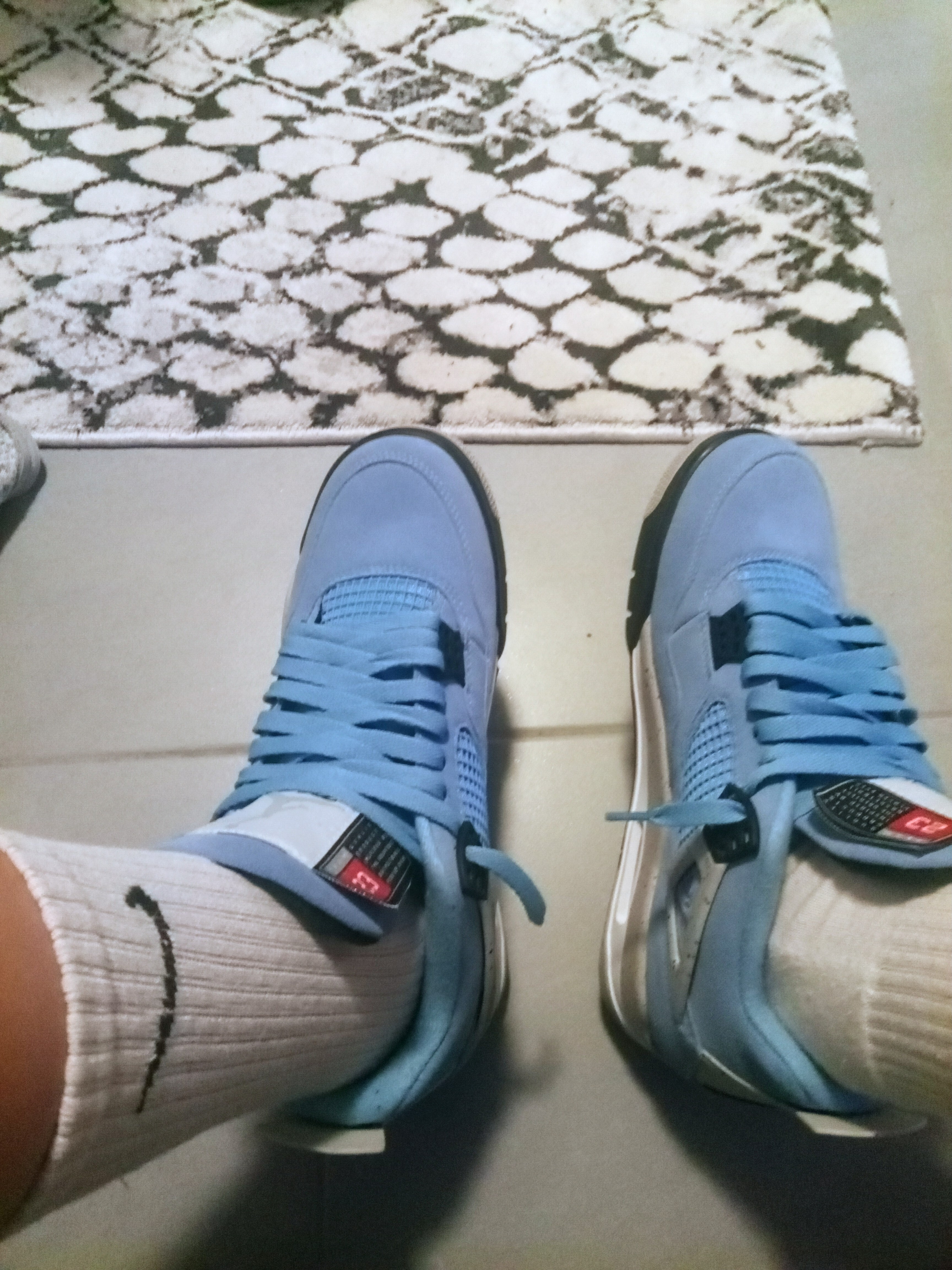 Air Jordan 4 Retro University Blue CT8527-400  review Daniel 01