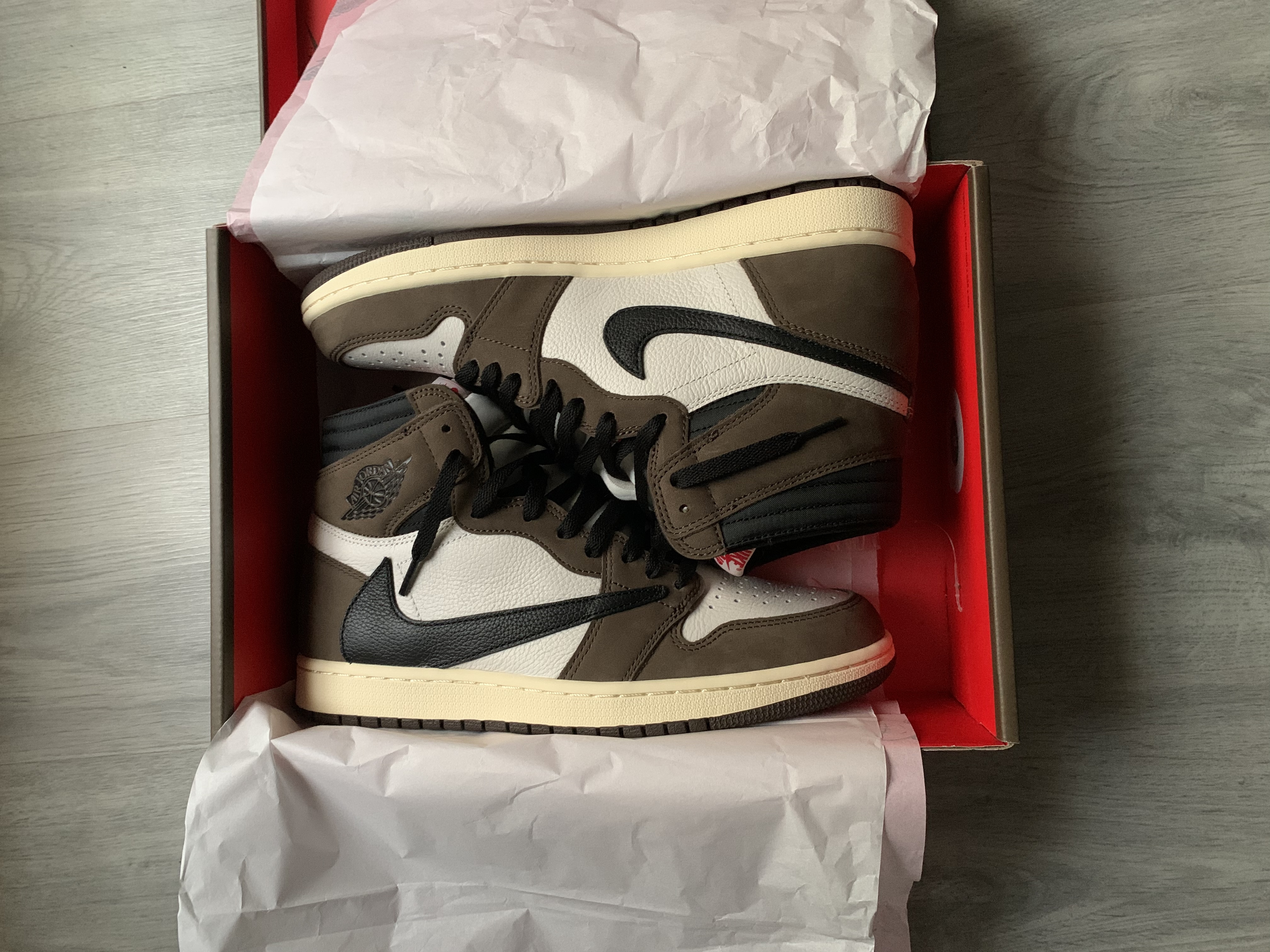 Travis Scott x Air Jordan 1 Retro High OG Mocha CD4487-100 review D 00