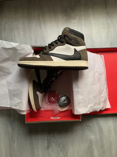 Travis Scott x Air Jordan 1 Retro High OG Mocha CD4487-100 review D  01