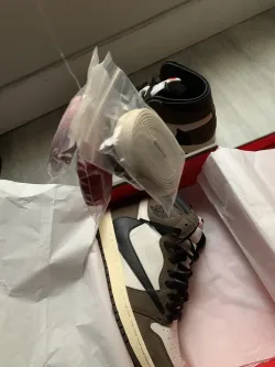 Travis Scott x Air Jordan 1 Retro High OG Mocha CD4487-100 review D  04