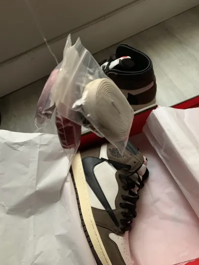 Travis Scott x Air Jordan 1 Retro High OG Mocha CD4487-100 review D  03