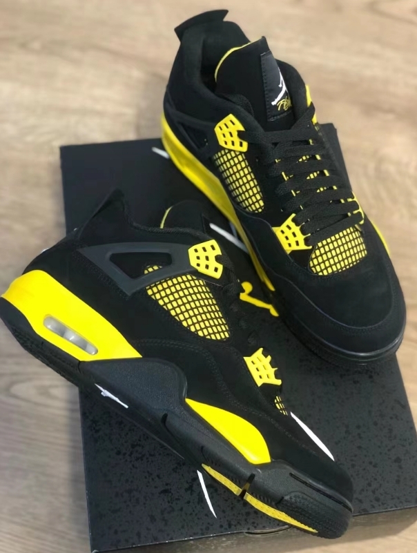 Jordan 4 Retro Thunder DH6927-017 review Elias 00