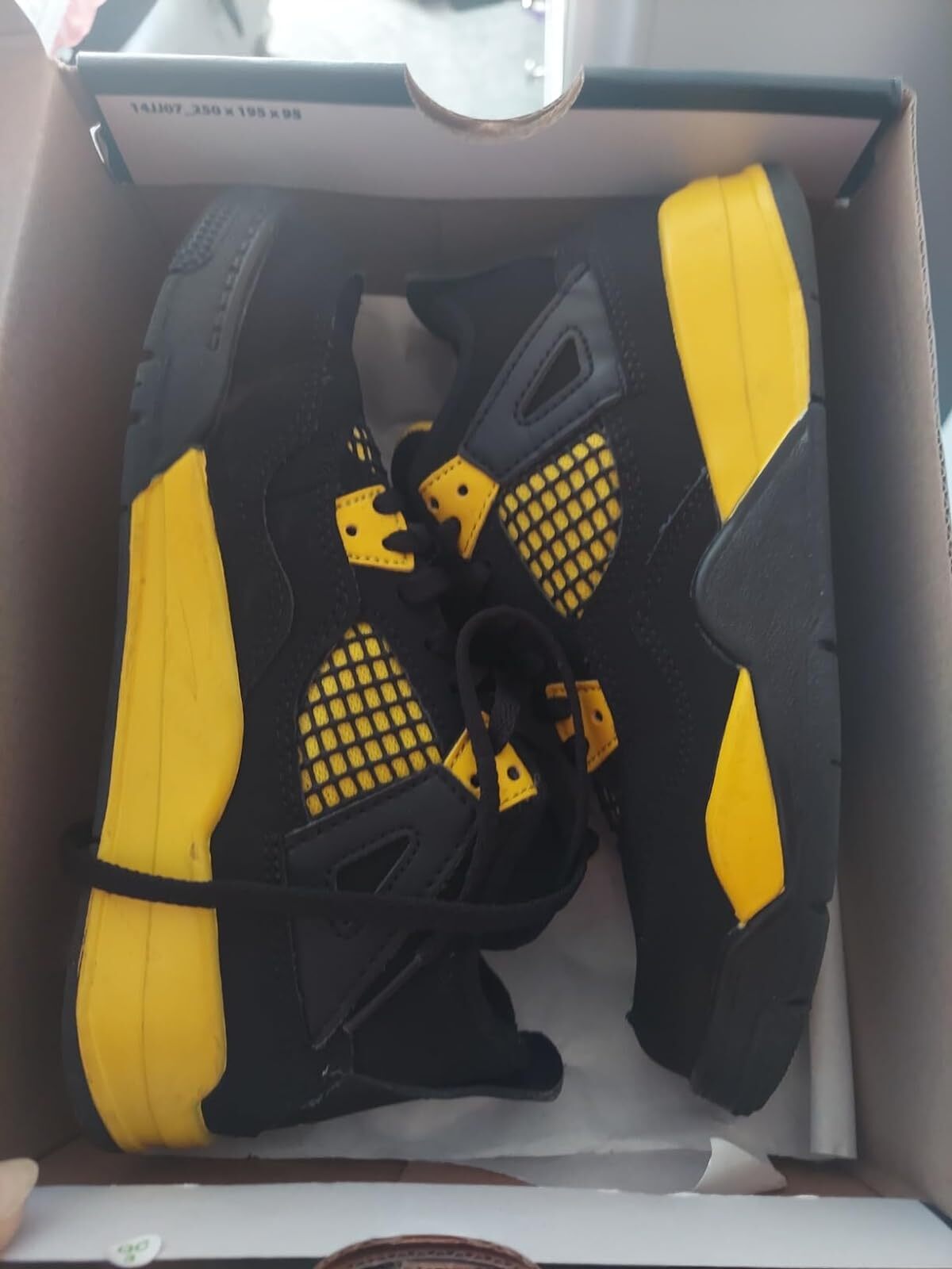 Jordan 4 Retro Thunder DH6927-017 review Jonathan