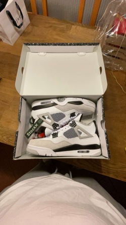 Air Jordan 4 Retro Military Black DH6927-111 review Luc