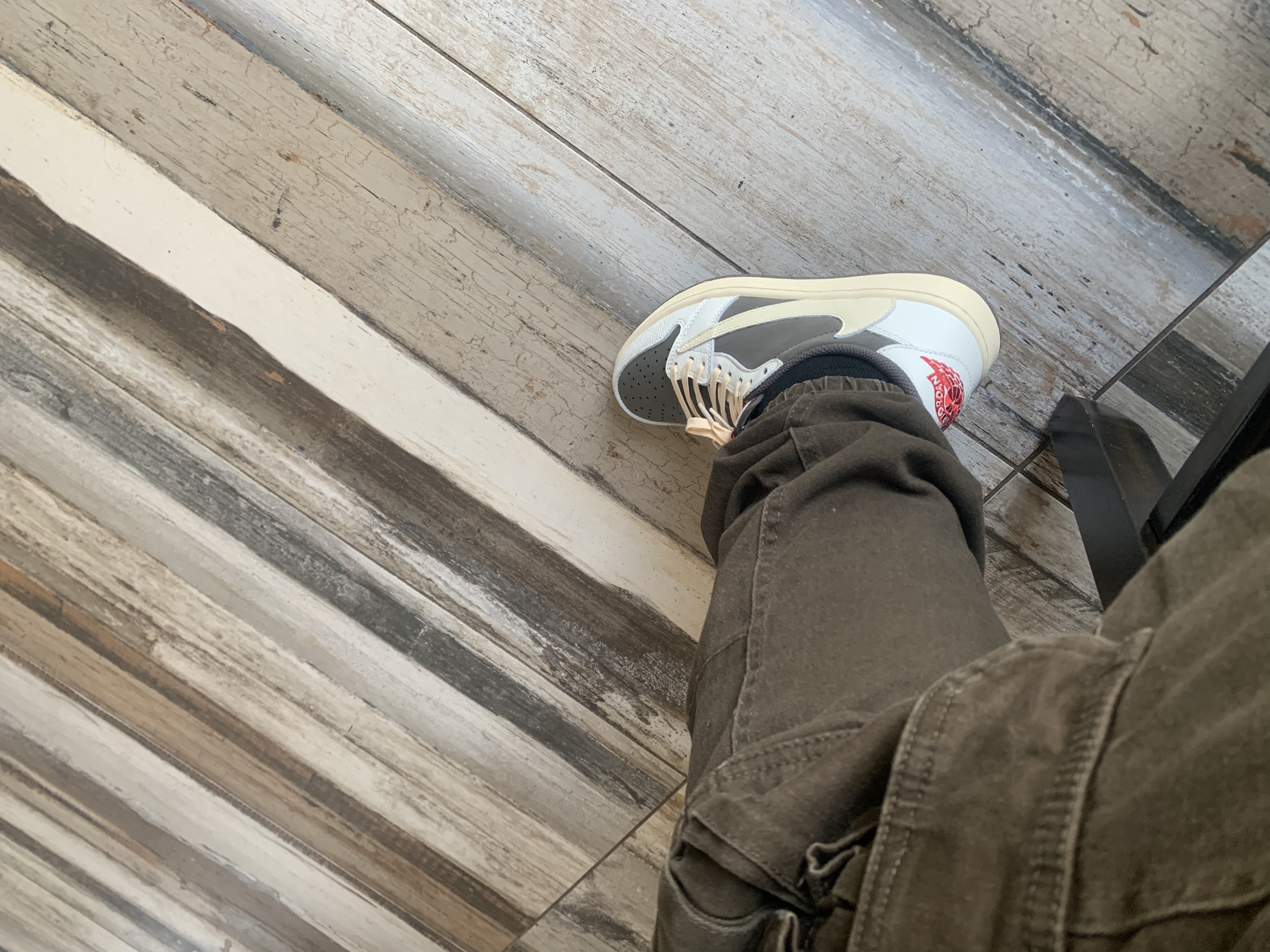 Jordan 1 Retro Low OG SP Travis Scott Reverse Mocha DM7866-162  review customer101 02