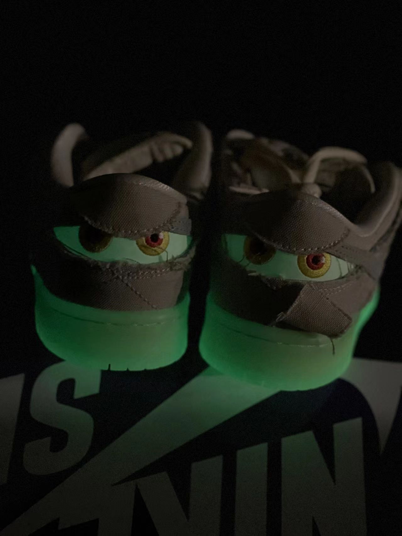 Nike SB Dunk Low Mummy DM0774-111  review Edmon