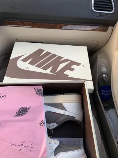 Travis Scott x Air Jordan 1 Retro Low OG Reverse Mocha DM7866-162  review Keiran 01