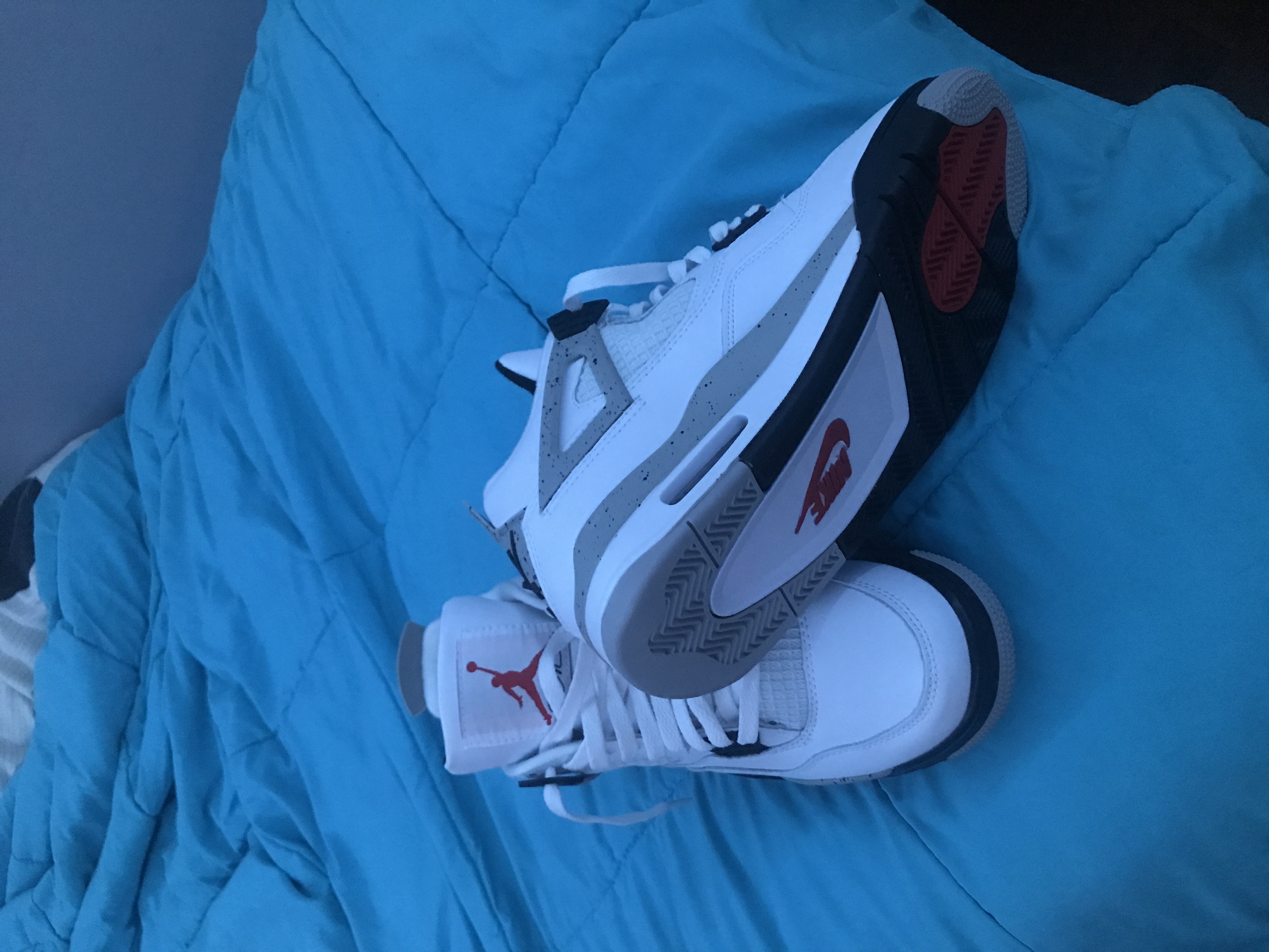 Jordan 4 Retro White Cement 840606-192  review jitwalker 00